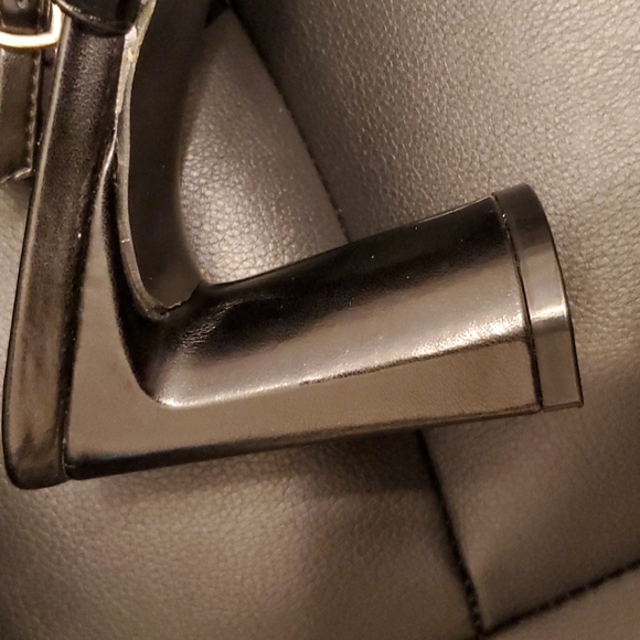 Shein Chunk heel with Gold Ankle Strap - Picture 4 of 5